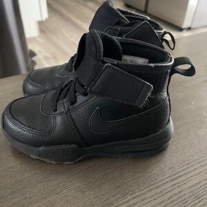 Toddler Nike boots